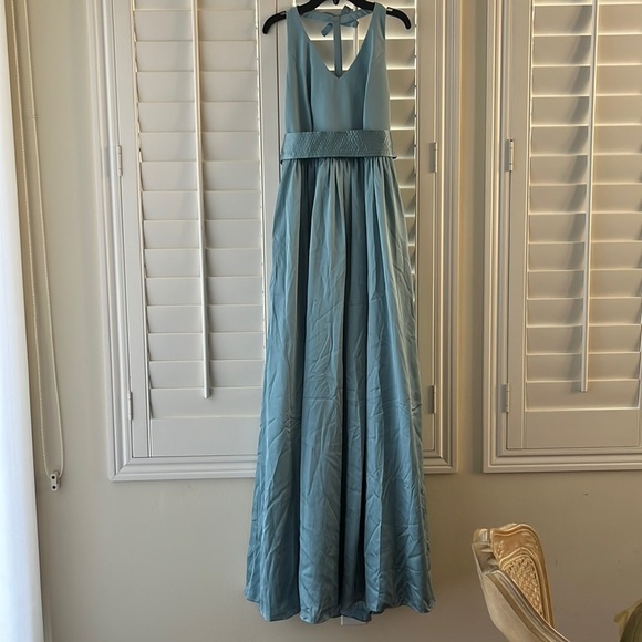 NWT VERA WANG V Neck Halter Gown with Sash Maxi  Bridesmaids Dress Size 4 - Picture 3 of 11